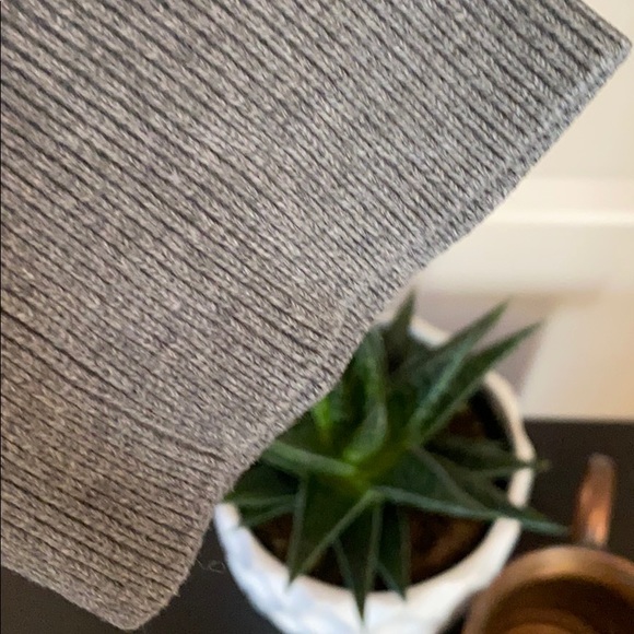 👕 V NECK SWEATER XL! 👕 - Picture 5 of 6